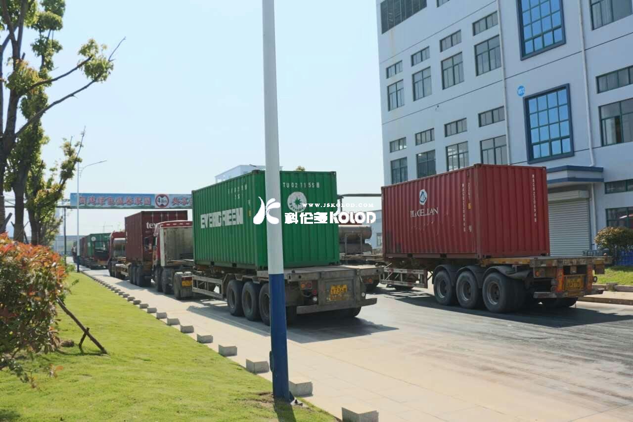 4月30日，車(chē)水馬龍，揭開(kāi)公司“大戰(zhàn)紅五月”的序幕……