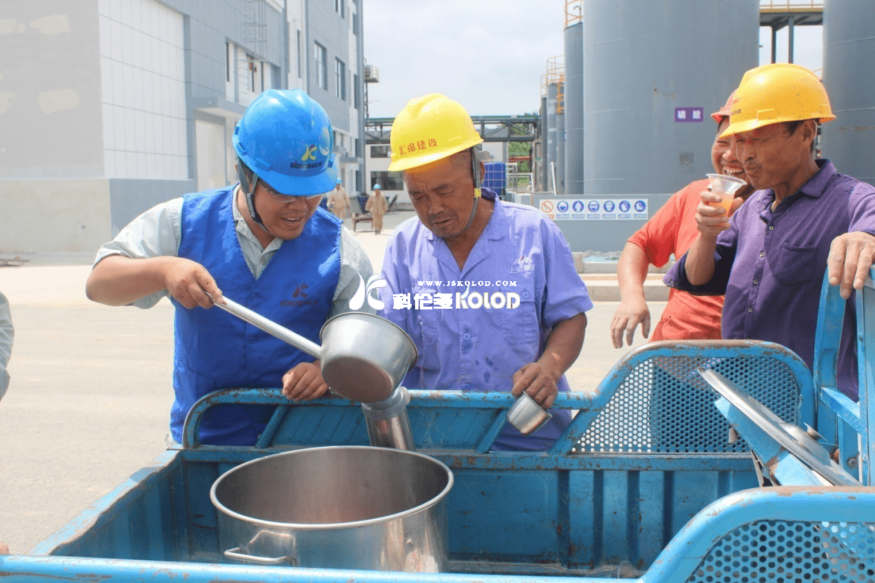 炎炎夏日送清涼—科倫多公司為一線員工送綠豆湯